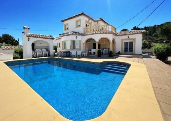 enovia real estate Mediterrane Villa in Orba 1