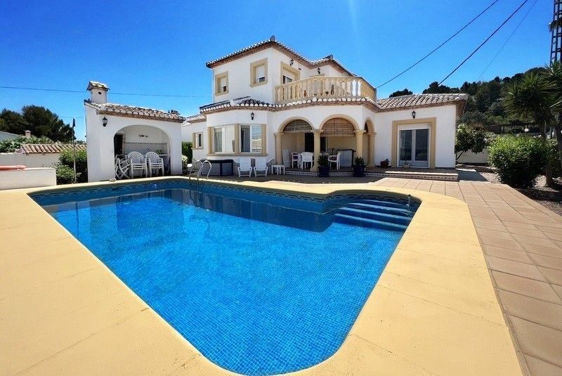 Mediterrane Villa in Orba