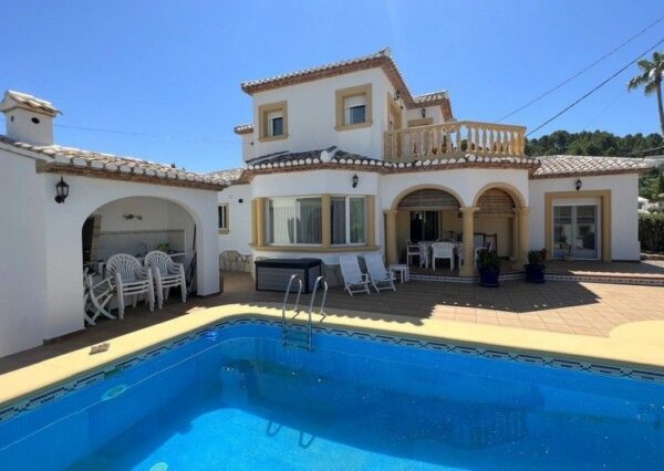 enovia real estate Mediterrane Villa in Orba 4