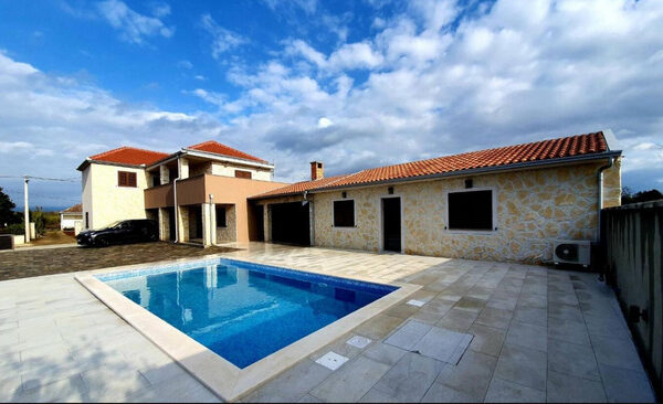 Enovia Real Estate Privlaka 5