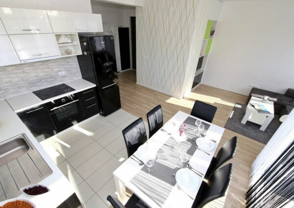 enovia real estate Attraktive Villa mit privatem Pool Nin Zaton 3
