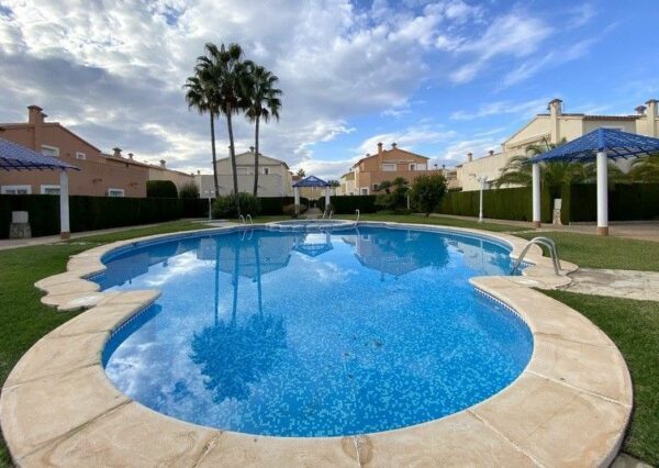 enovia real estate Mediterrane Villa in Oliva 1