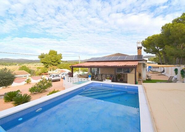 enovia real estate Villa im Landhausstil in Lliria 1