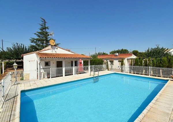 enovia real estate Villa mit Pool in Alberic Region Valencia 1