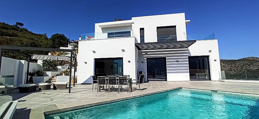 Schicke Villa in Adsubia mit eigenem Pool