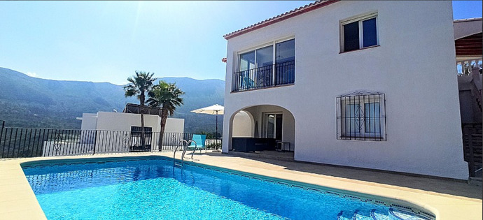 Lieblingsvilla mit privatem Pool und Meerblick in Adsubia