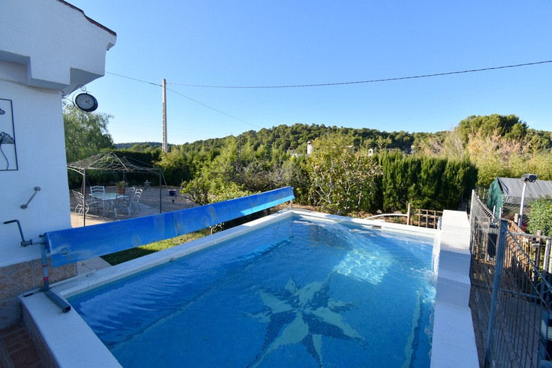 Hervorragende mediterrane 5 Zimmer Villa mit Pool