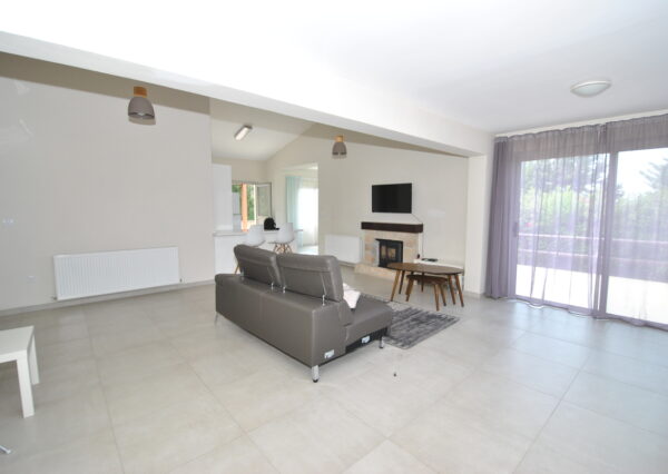 Enovia Real Estate Villa in Tala 3