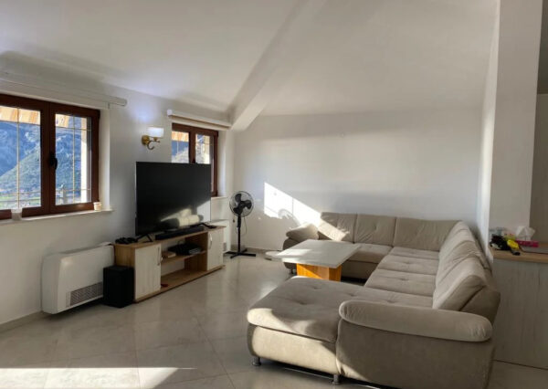 en via real estate zupci 10