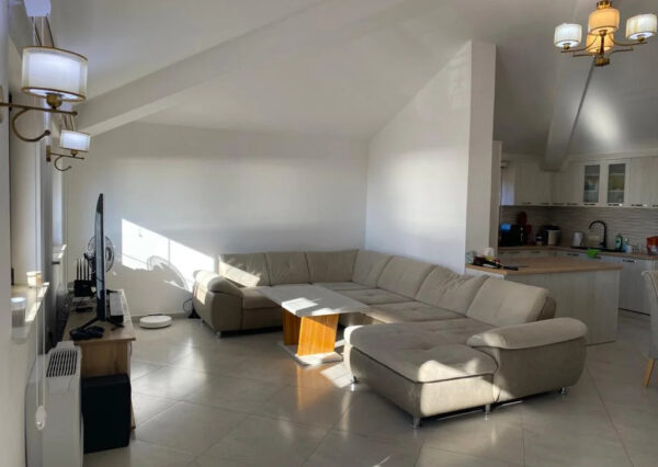 en via real estate zupci 9