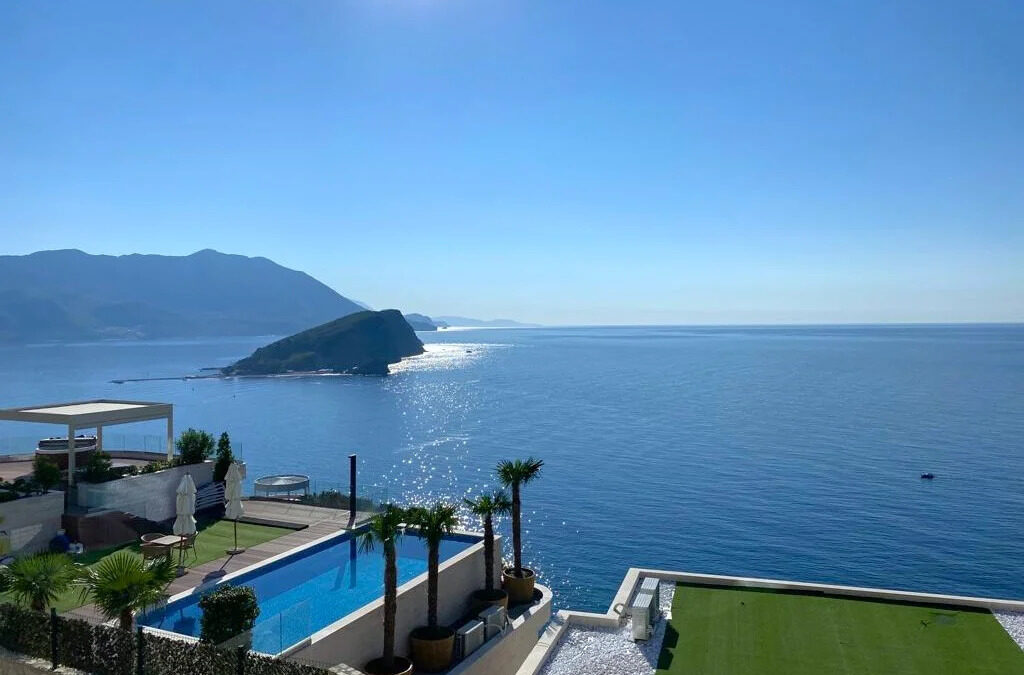 Ausgezeichnetes Apartment mit fesselndem Meerblick in Budva