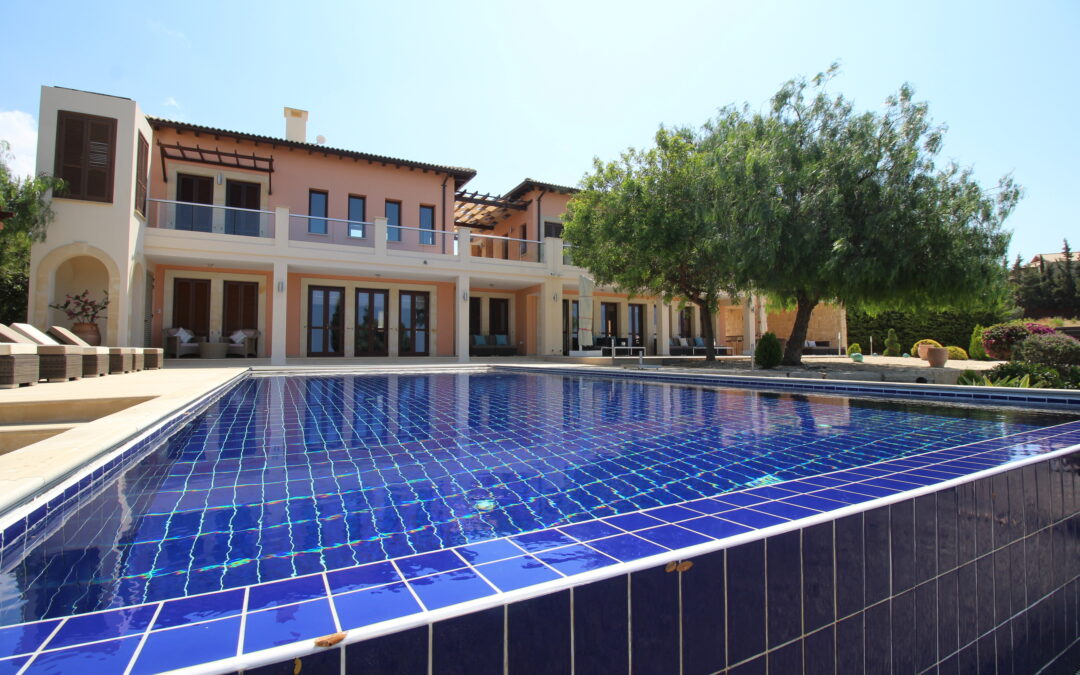 Luxuriöse Supervillen, im weltberühmten Aphrodite Hills Golf Resort, 5 Zimmer Villa mit Pool
