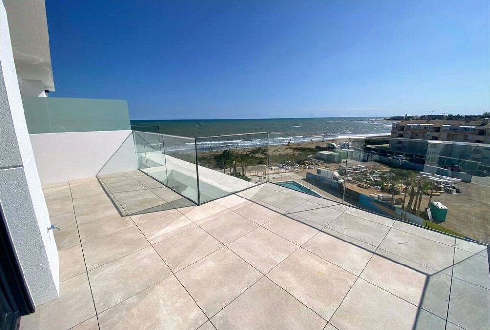 Duplex-Penthouse in erster Reihe, mit Aufzug in Denia