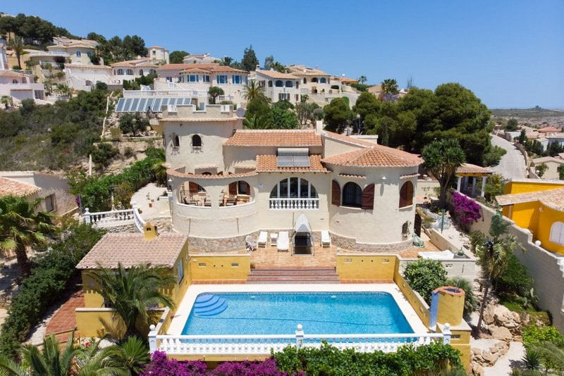 Mediterrane – fantastische Luxus – 5 Schlafzimmer Villa in Benitachell mit Meerblick